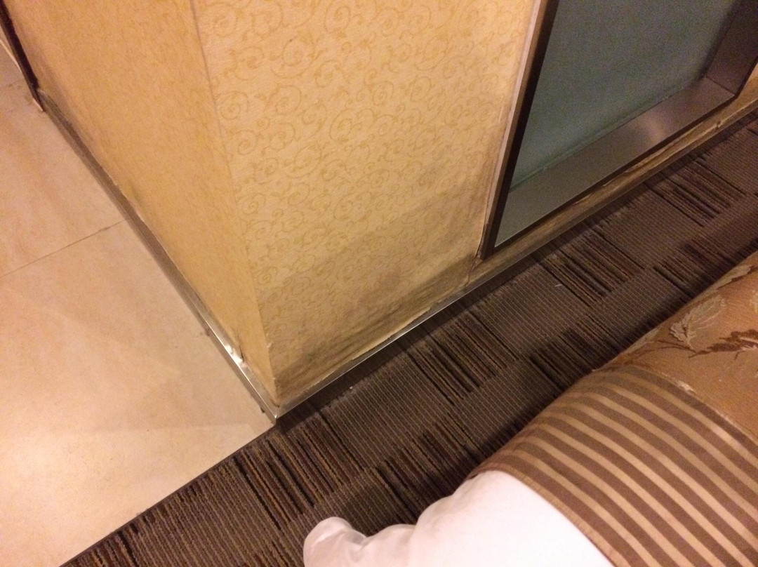 华山国际酒店主图