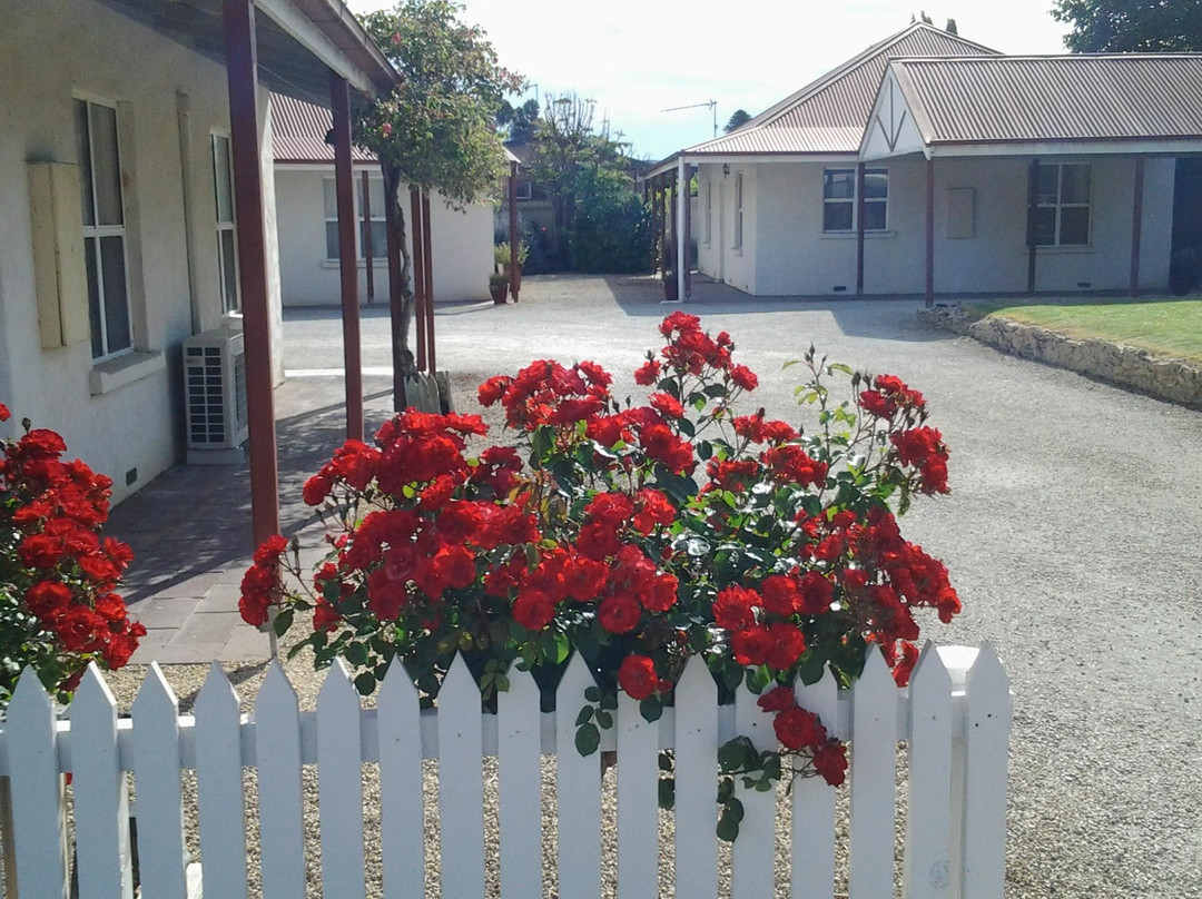 Cobb and Co Cottages