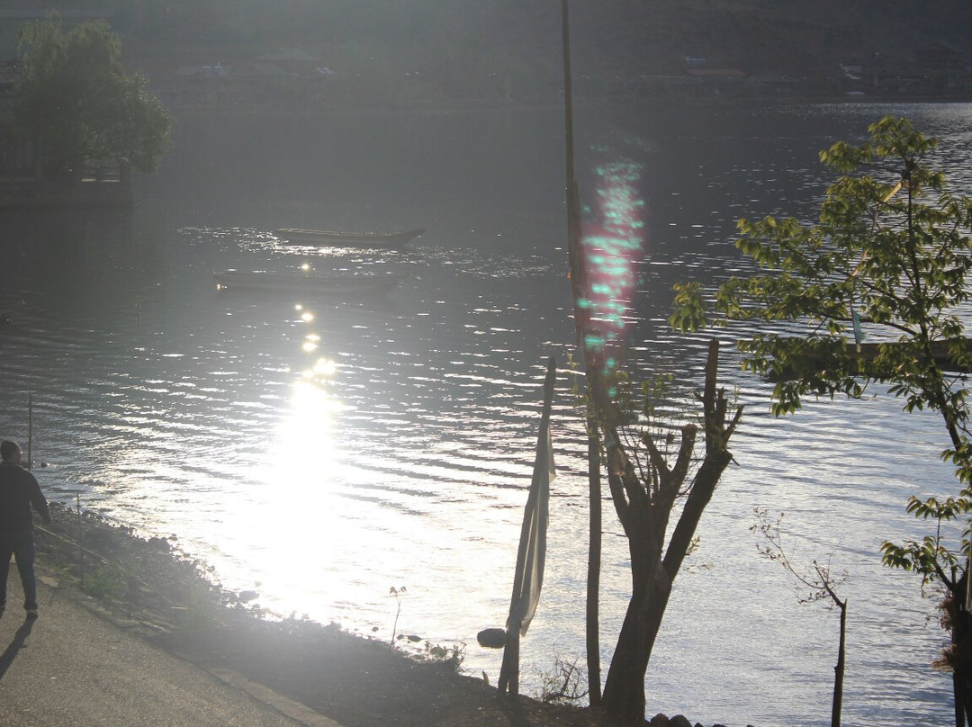里务比岛-宁蒗彝族自治县必去景点