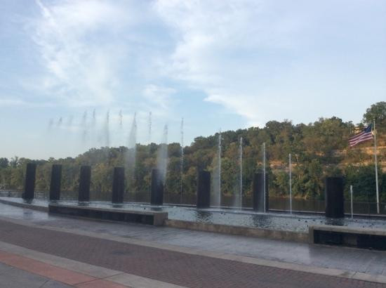 Lake Taneycomo-布兰森必去景点