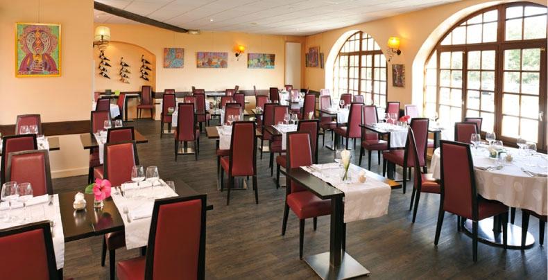Logis Hostellerie du Forez-餐饮