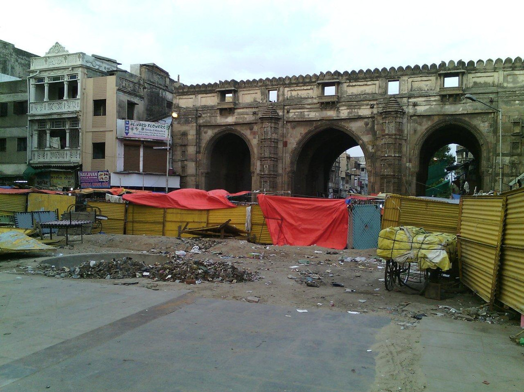 Teen Darwaza景点图片