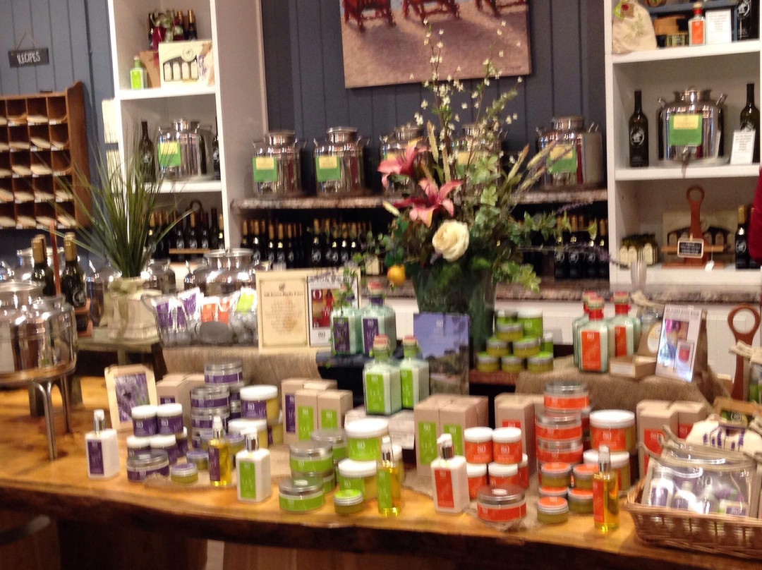 Saratoga Olive Oil Company-普莱西德湖必去景点