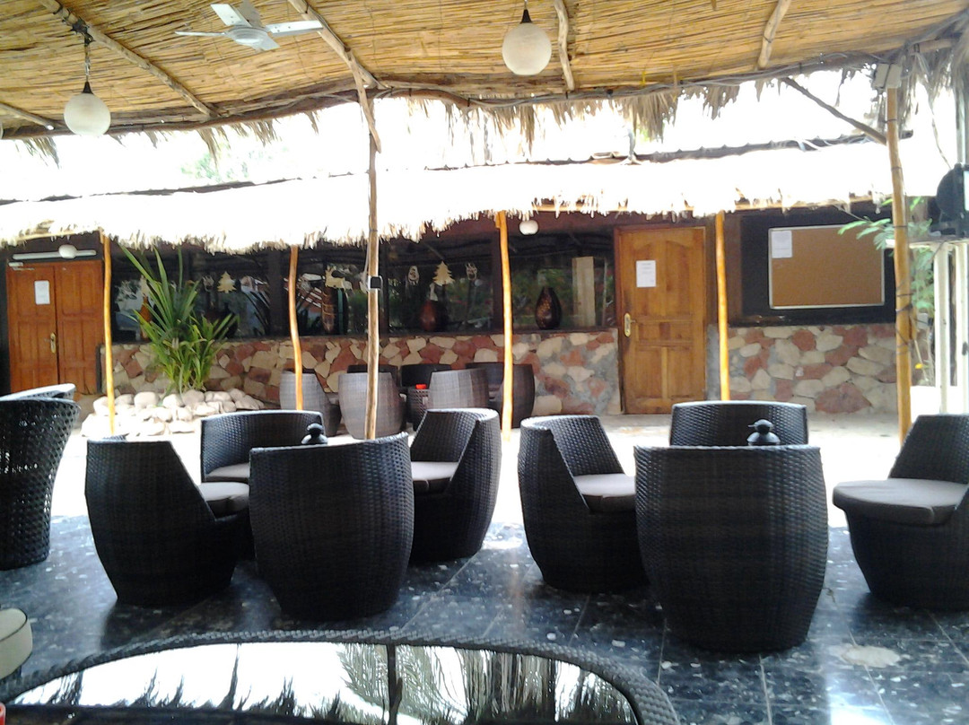 African Village Hotel -Restaurant