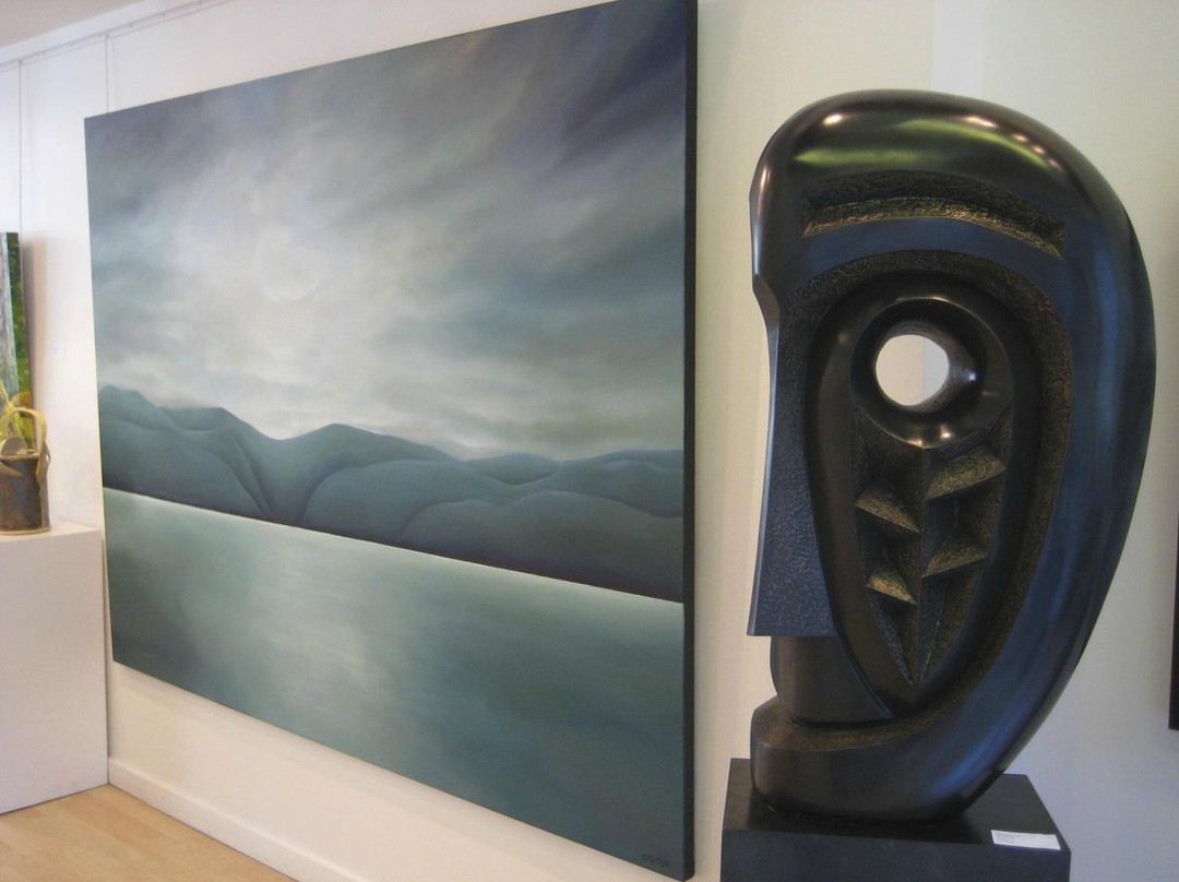 Madrona Gallery景点图片