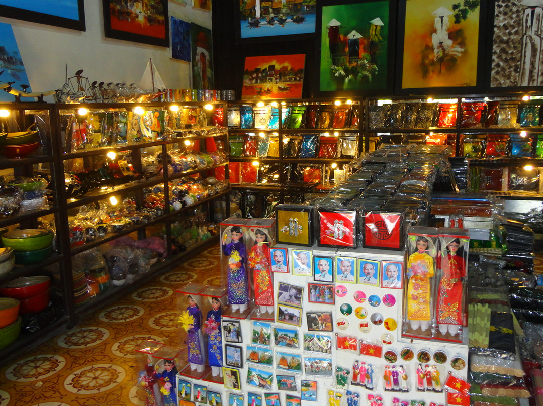 Phuoc Thinh Souvenir Shop-会安必去景点