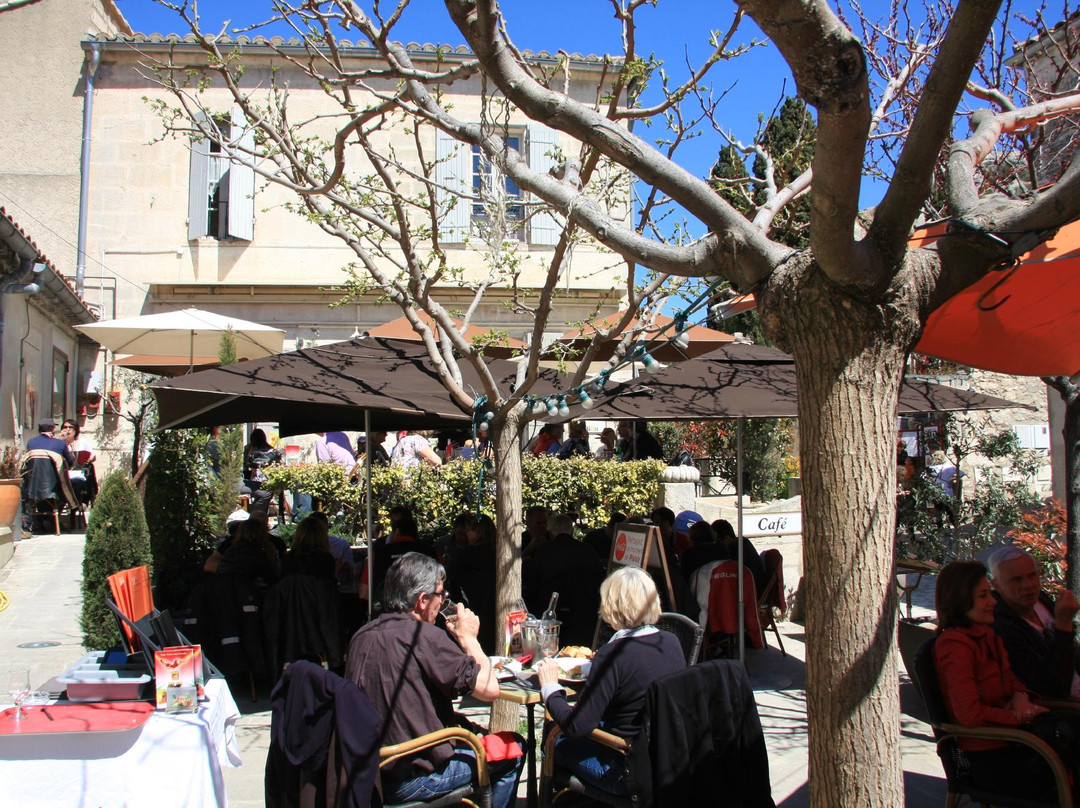 普罗旺斯地区莱博餐馆和美食-Hostellerie de la Reine-Jeanne
