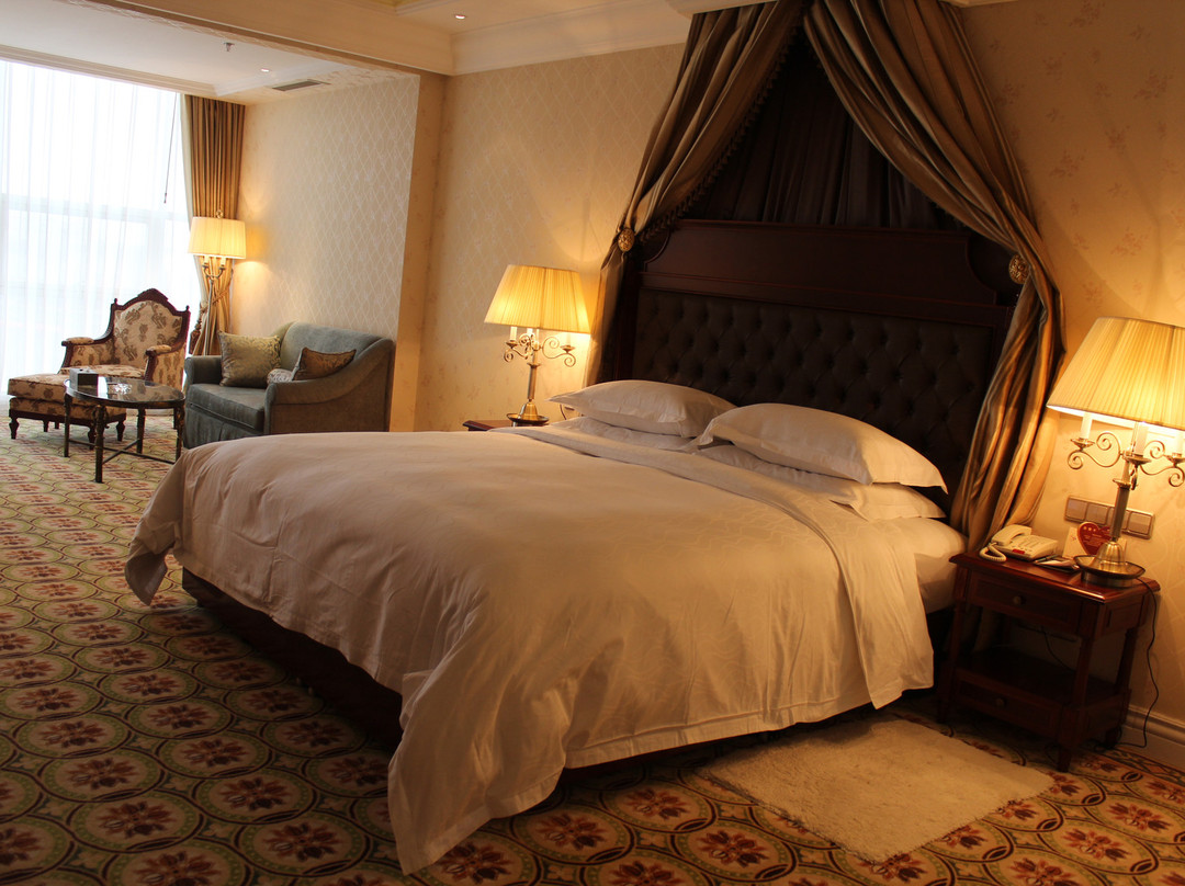 广饶华泰孙武湖温泉度假酒店主图