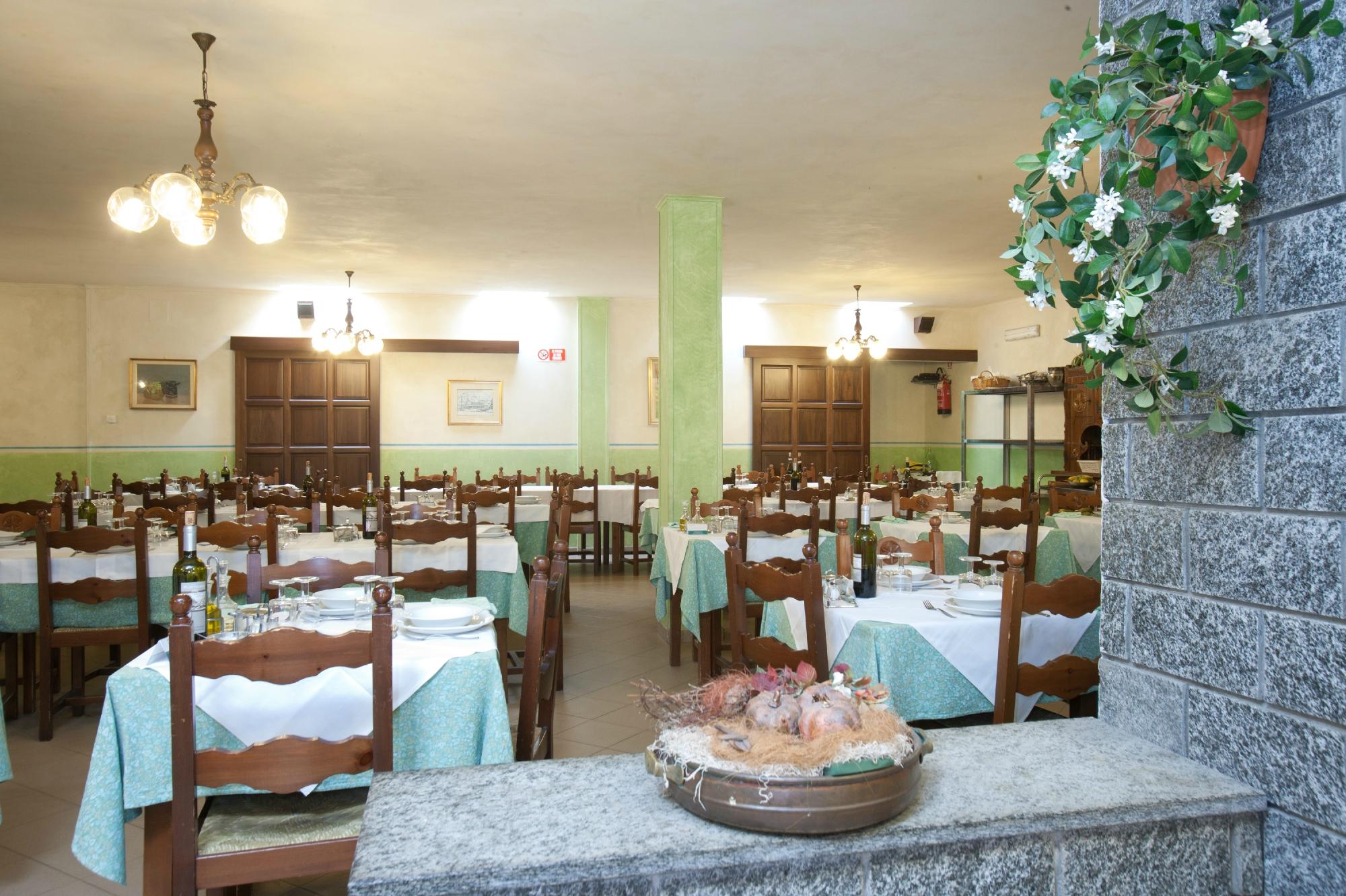 Hotel Commercio-餐饮