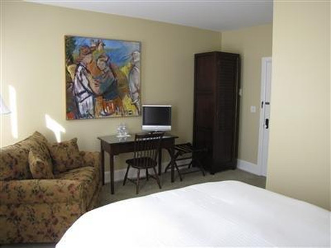 The Tawsty Flower - Haines Suites主图