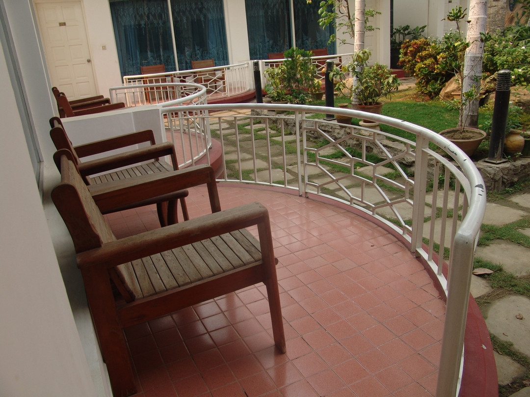 Emerald Land Hotel主图