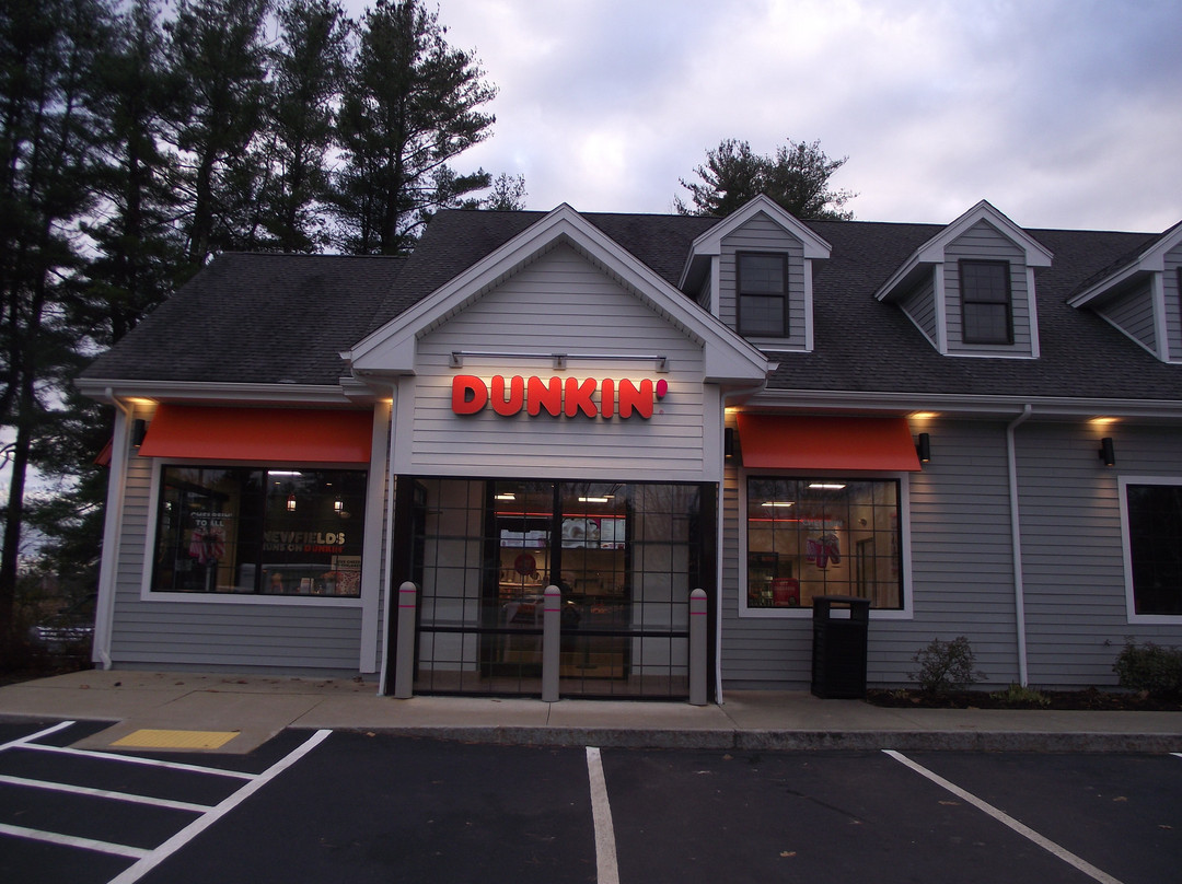 Newfields餐馆和美食-Dunkin'
