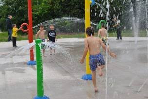 Dickey Park & Splash Pad-Amherst必去景点