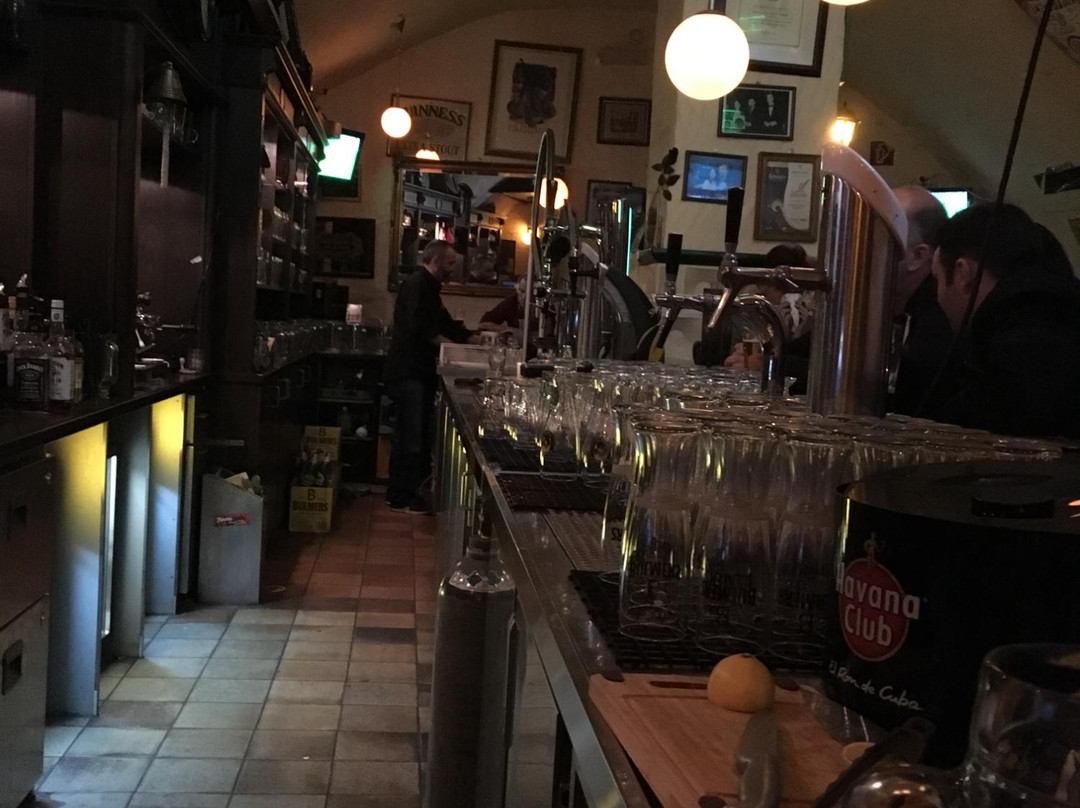 Molloy's Irish Pub