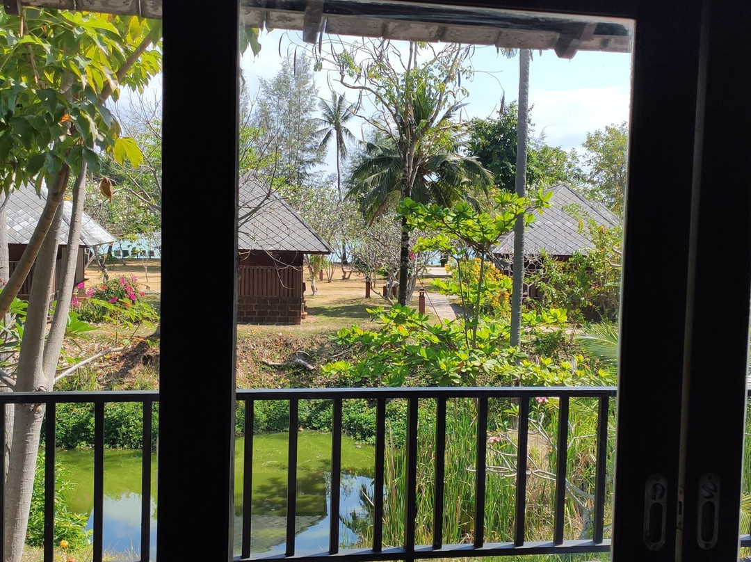 Thanya Beach Resort主图