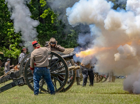 Historic 1836 Chuckwagon Races-Palestine必去景点