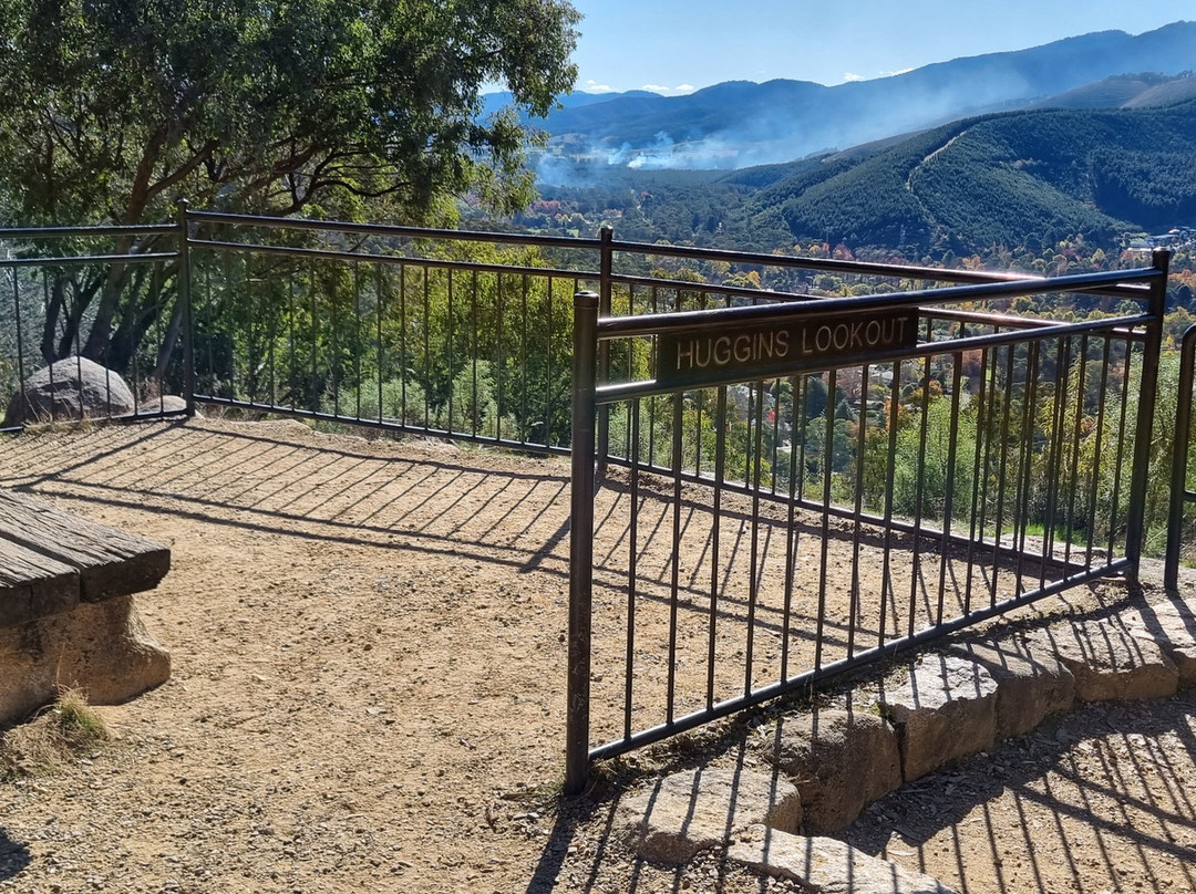 Huggins Lookout-布赖特必去景点