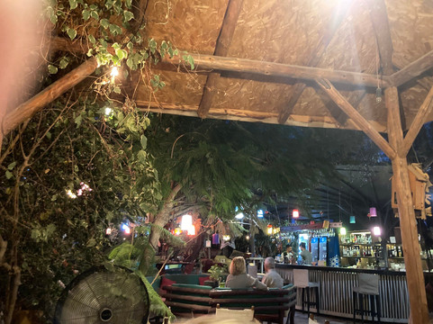 Botanik Garden Bar-卡尔坎必去景点