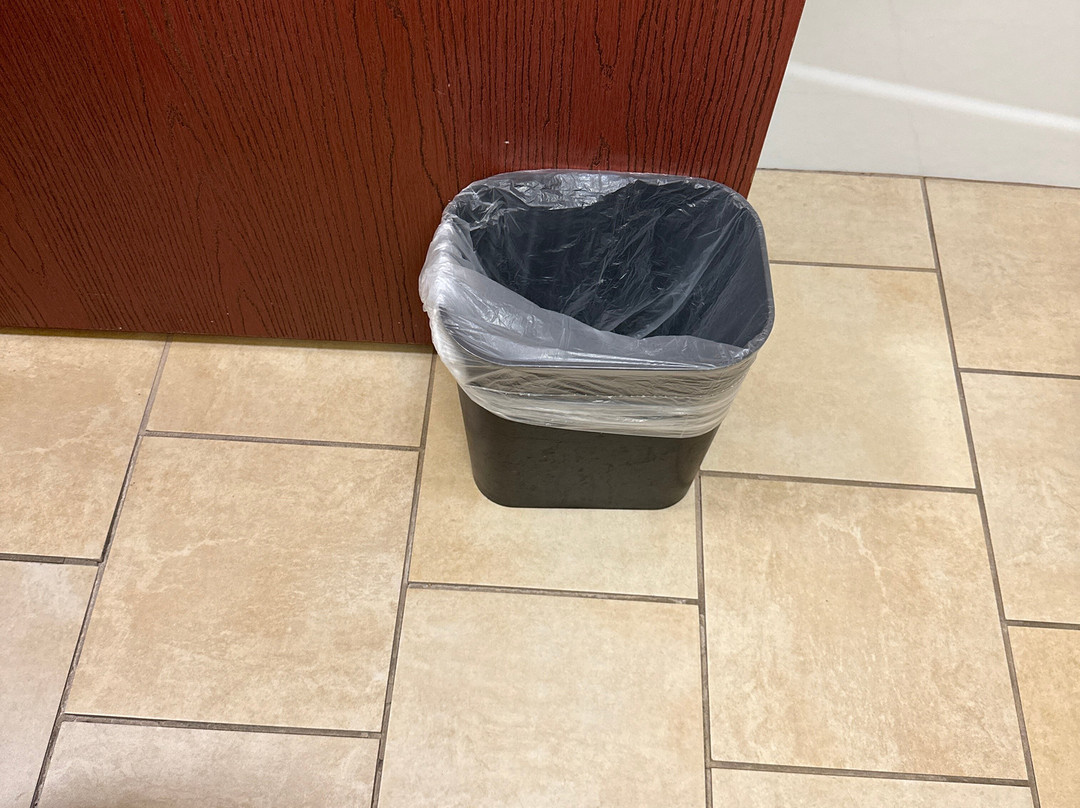 帕里斯快捷假日&套房酒店主图