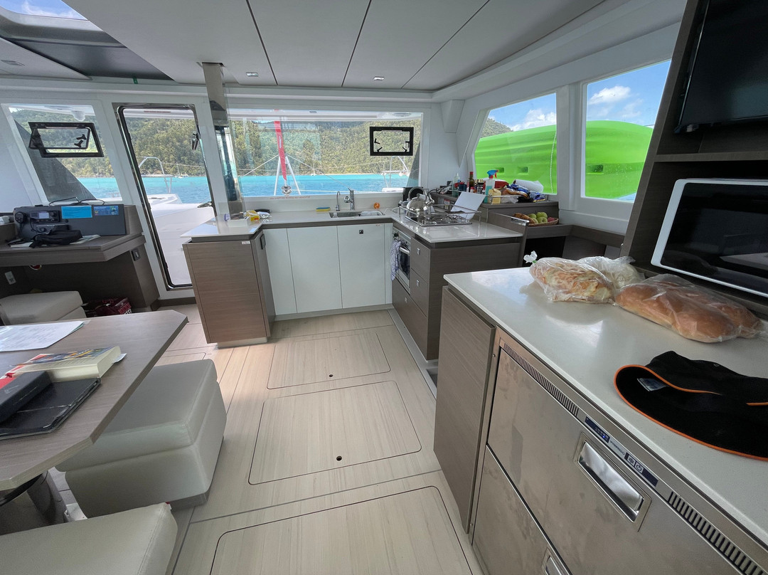 Sunsail Whitsundays-艾尔利滩必去景点