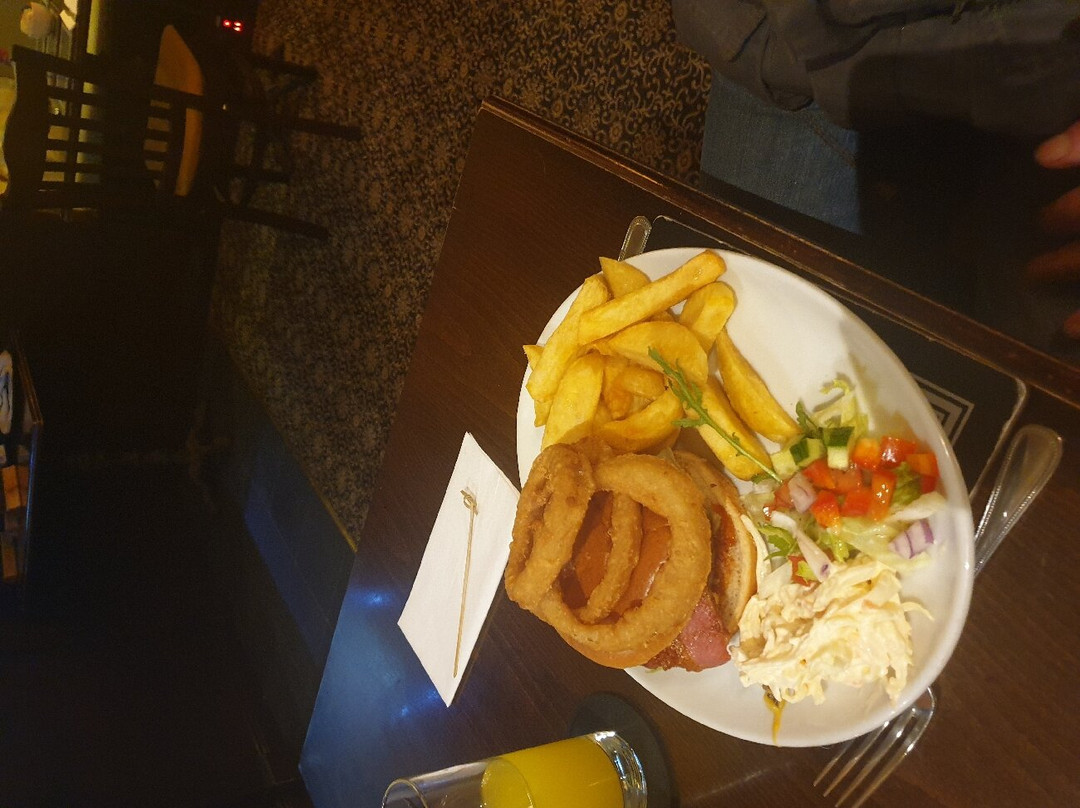 Market Arms-Banff必去景点