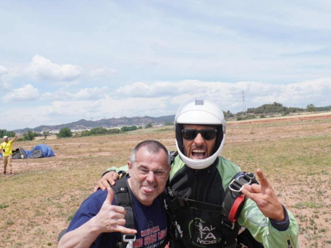 Saltamos – SkydiveBCN景点图片