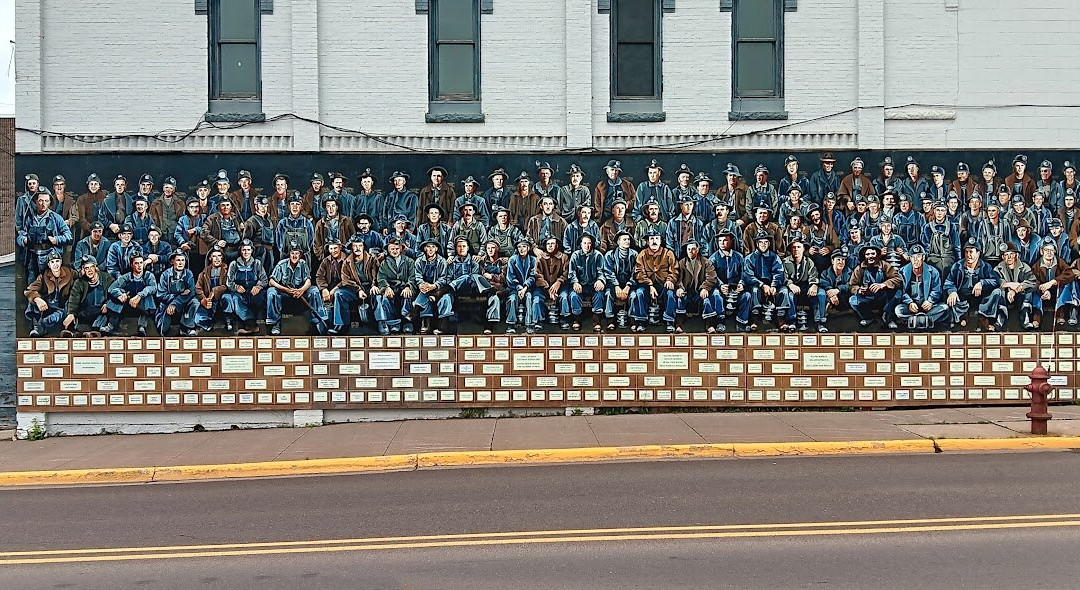 Downtown Miners Mural-Ironwood必去景点