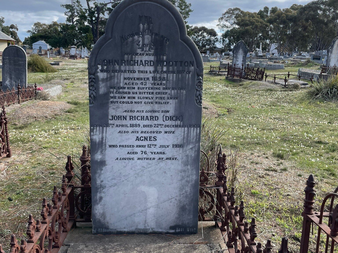 Rushworth Cemetery-拉什沃思必去景点