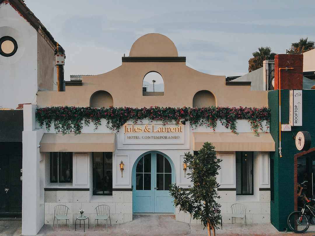 Jules & Laurent Hotel