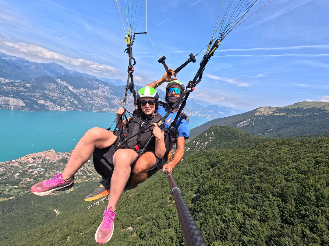 Fly2Fun Tandem Paragliding景点图片