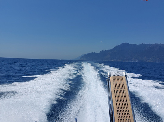 Amalfi Coast & Capri tour by Riva Bravo 38-萨勒诺必去景点