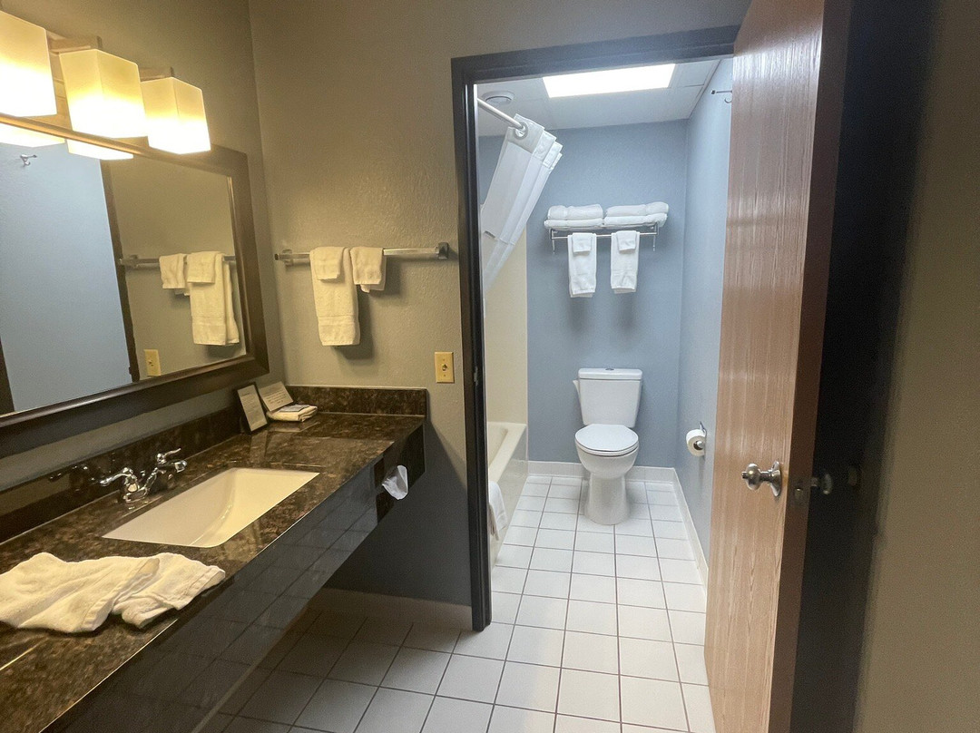 AmericInn by Wyndham Eau Claire主图