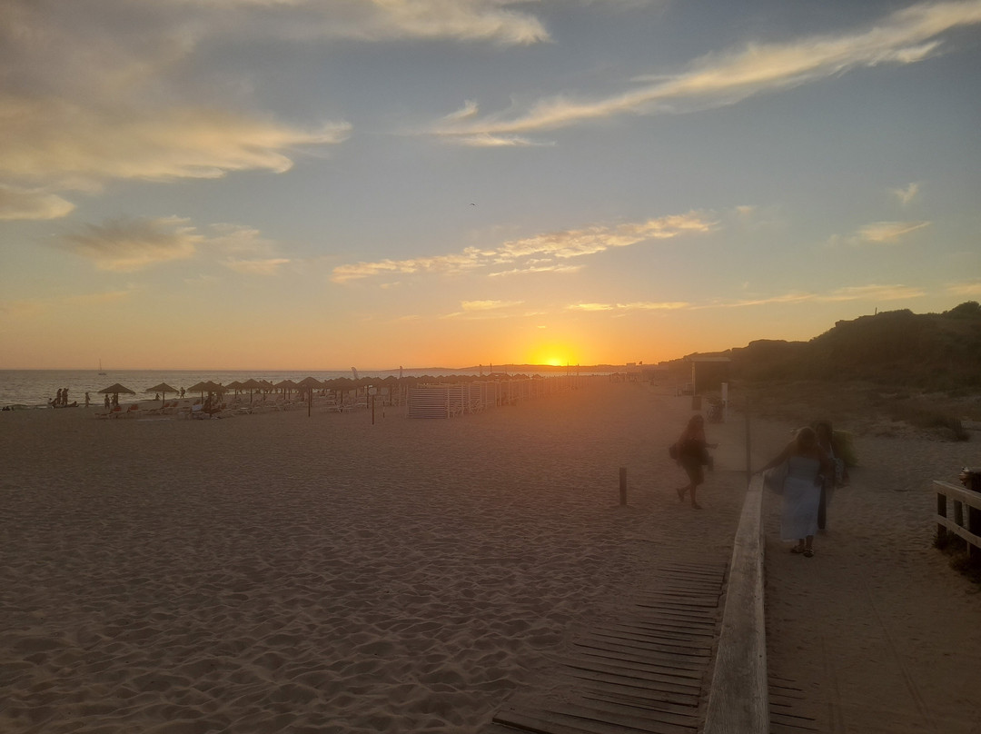 Praia da Rocha Baixinha-阿尔布赞拉必去景点