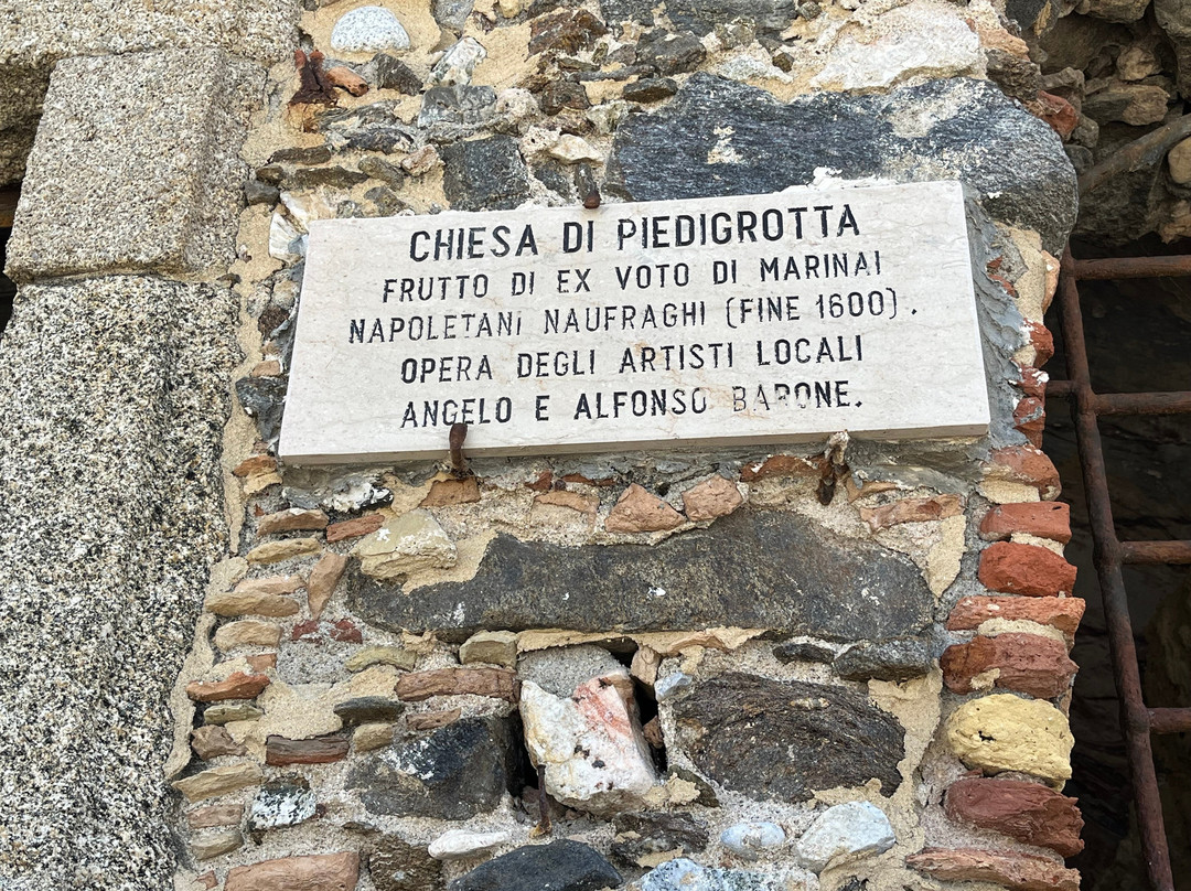 Spiaggia Libera Chiesa di Piedigrotta景点图片