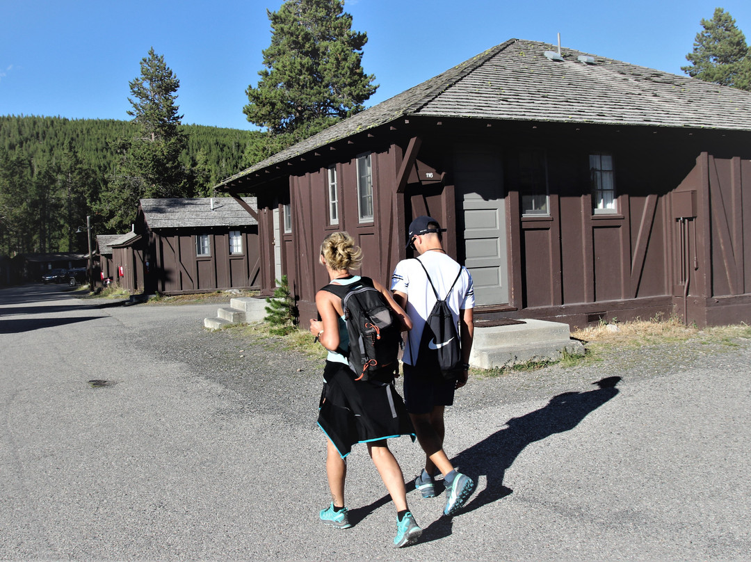 老忠实小木屋旅馆主图