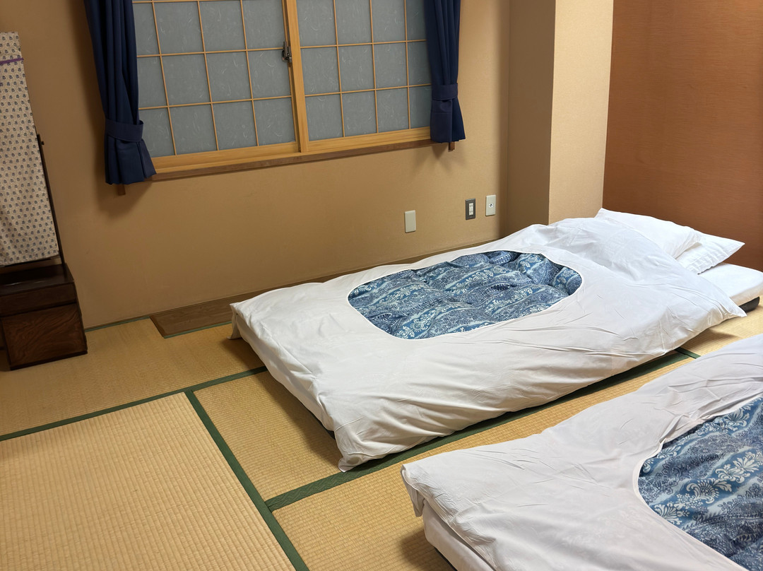 加茂川家庭酒店主图