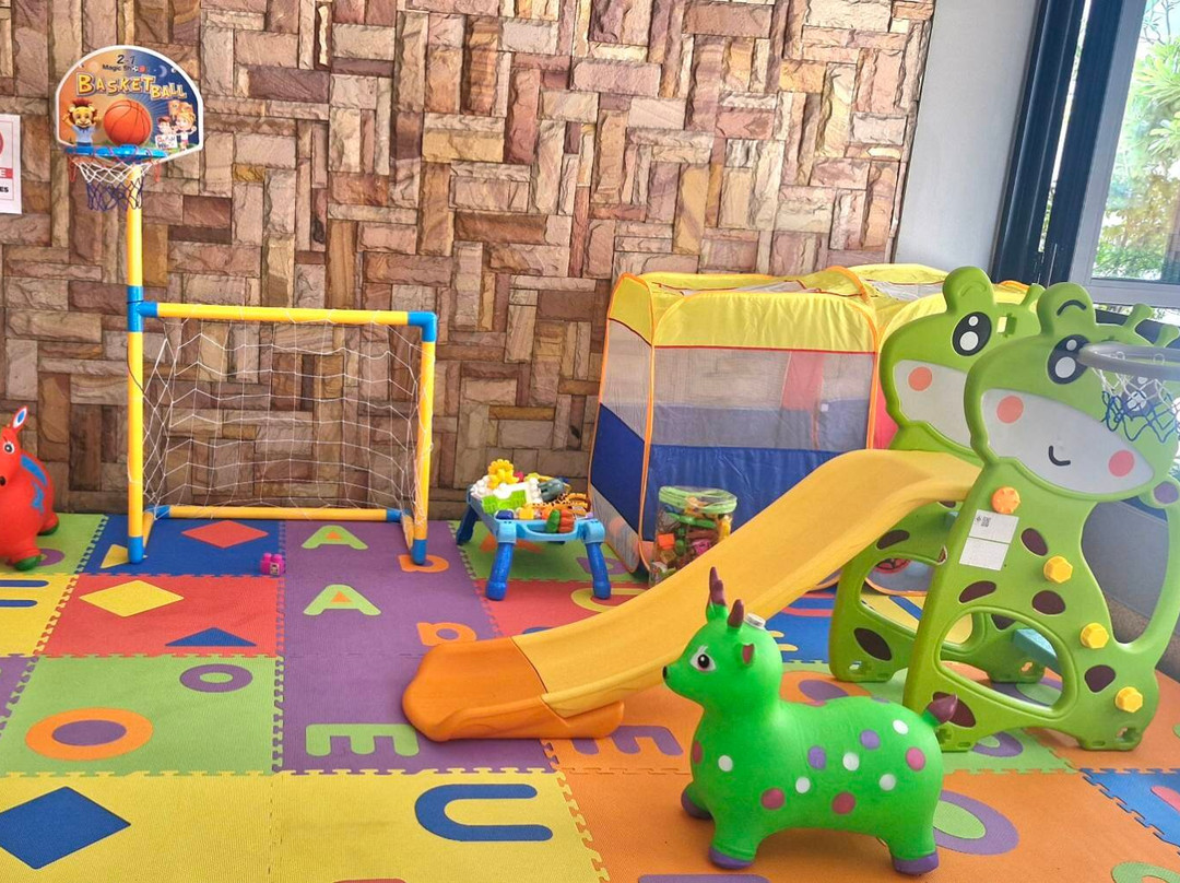 拉塔纳芭提雅酒店主图