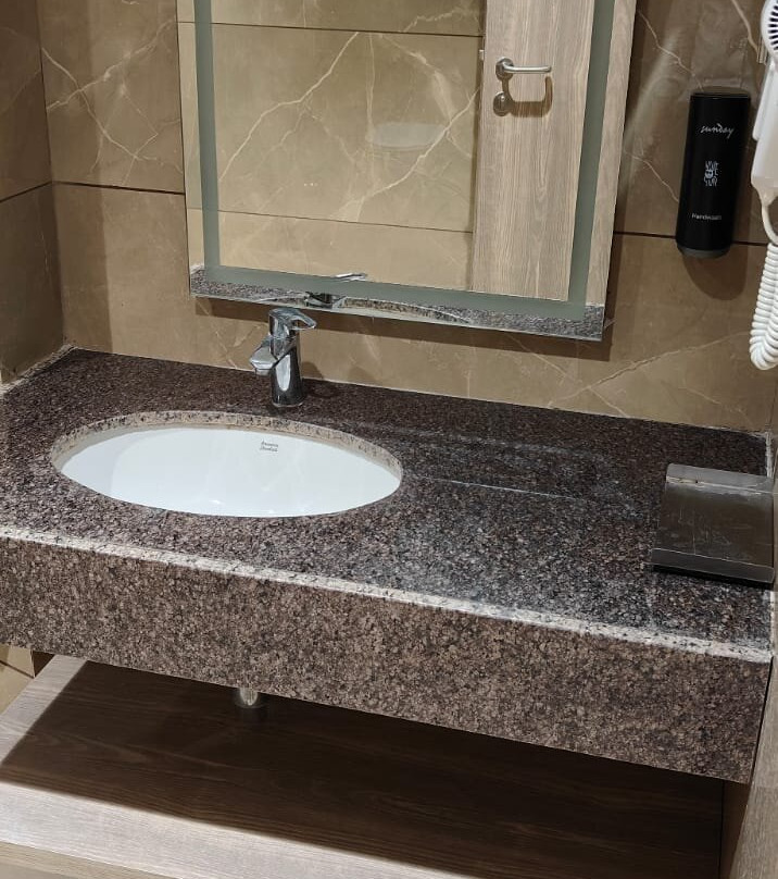 Sunday Hotel Vadodara