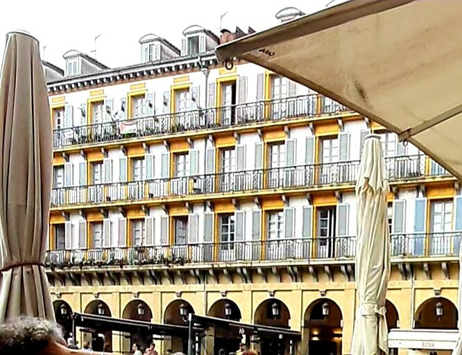 Konstituzio Plaza景点图片