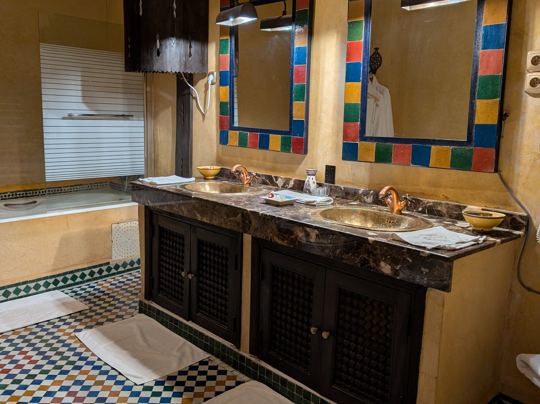 达尔安妮巴旅馆主图