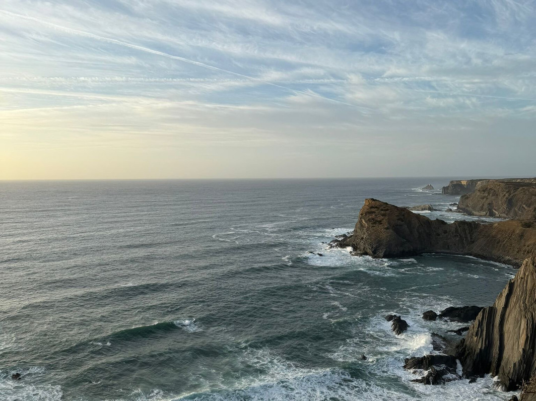 Monte Clerigo Beach景点图片