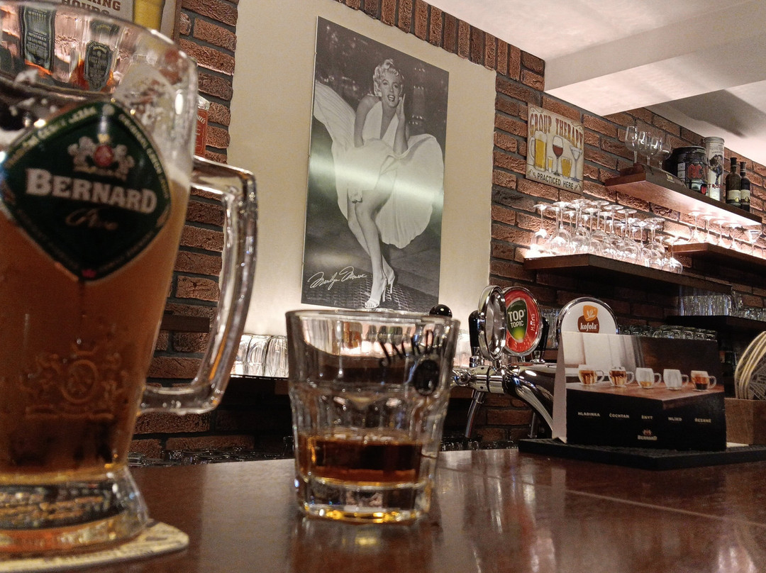 Legend Bar