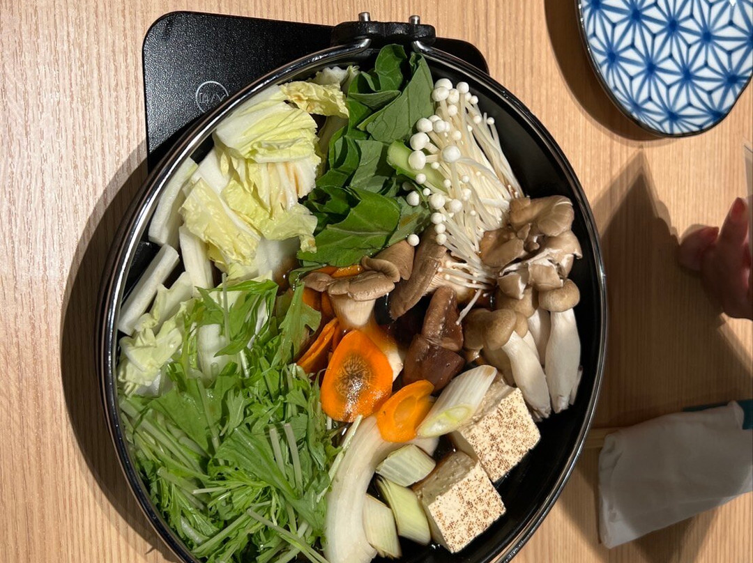 Shabushabu Sukiyaki Wagyu to Buta Hommachi