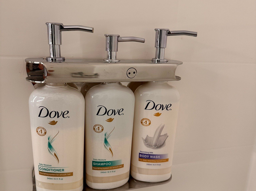 La Quinta Inn & Suites by Wyndham Springfield Airport Plaza主图