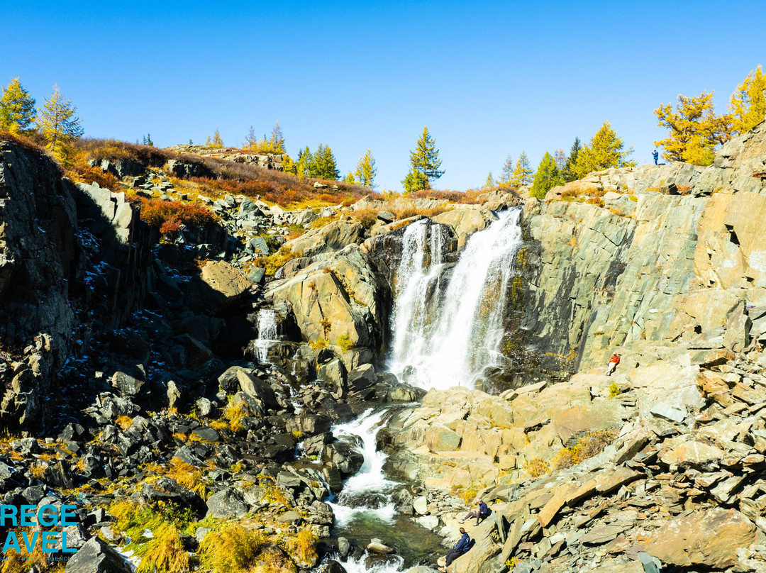 Baga Turgun Waterfall景点图片