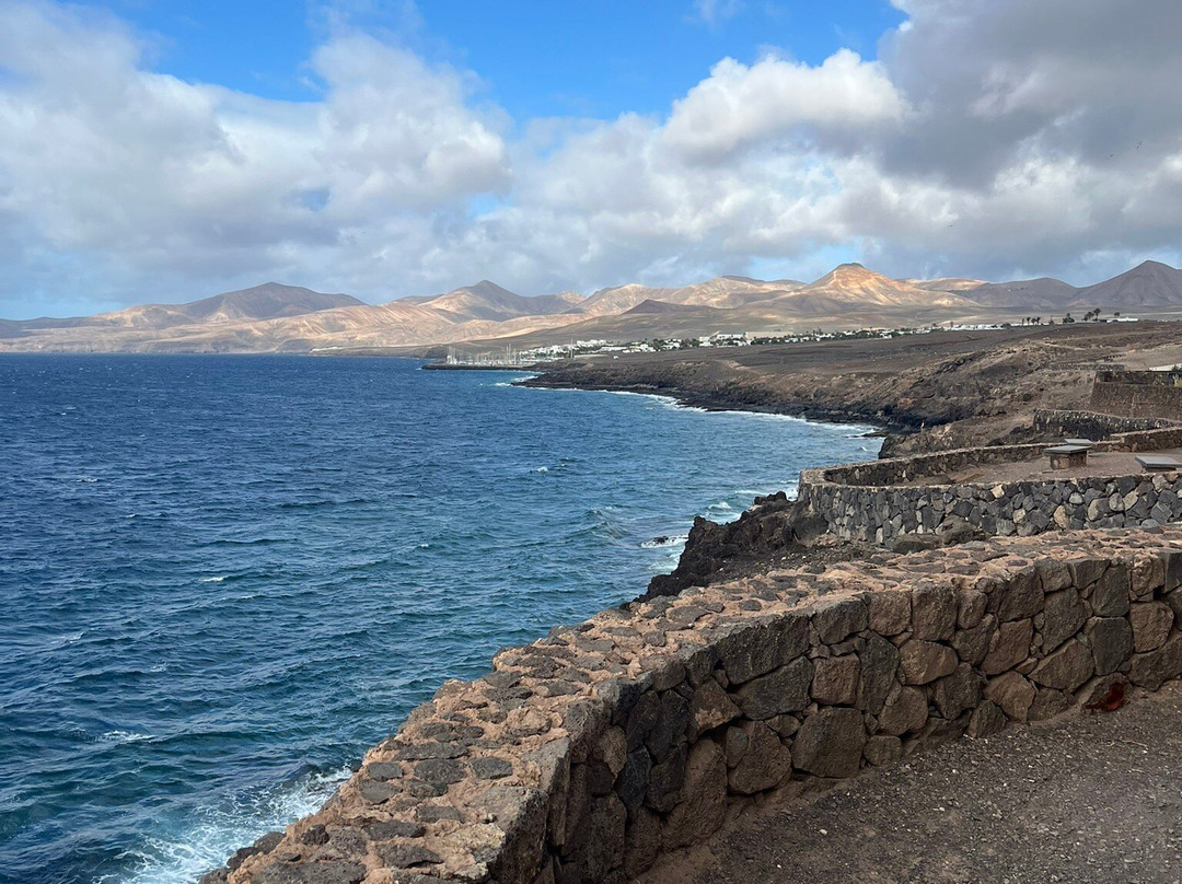 Walk from Puerto del Carmen to Puerto Calero景点图片