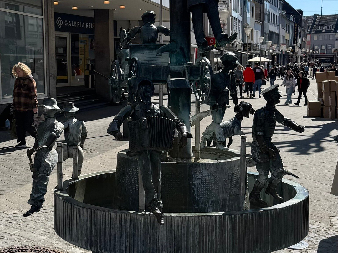 Dürener Originale – Brunnendenkmal-迪伦必去景点