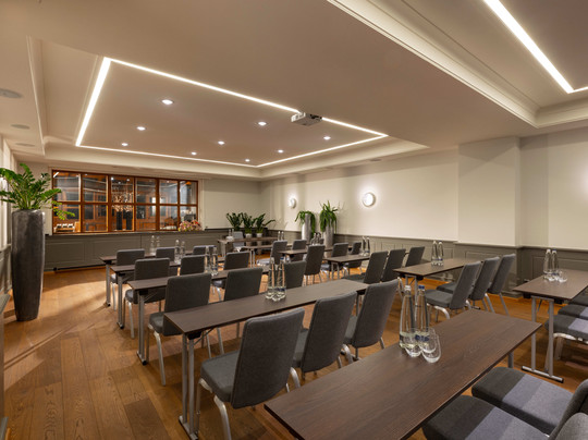 普拉茨尔酒店主图