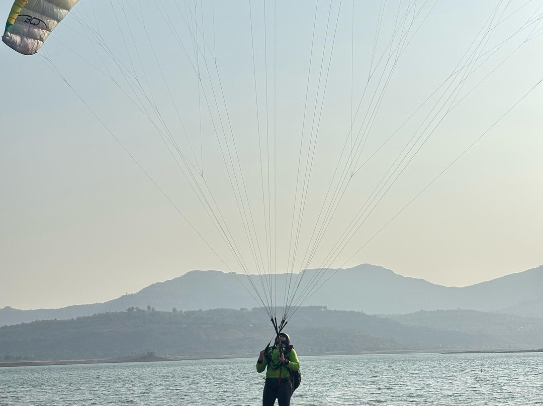 Templepilots Paragliding景点图片