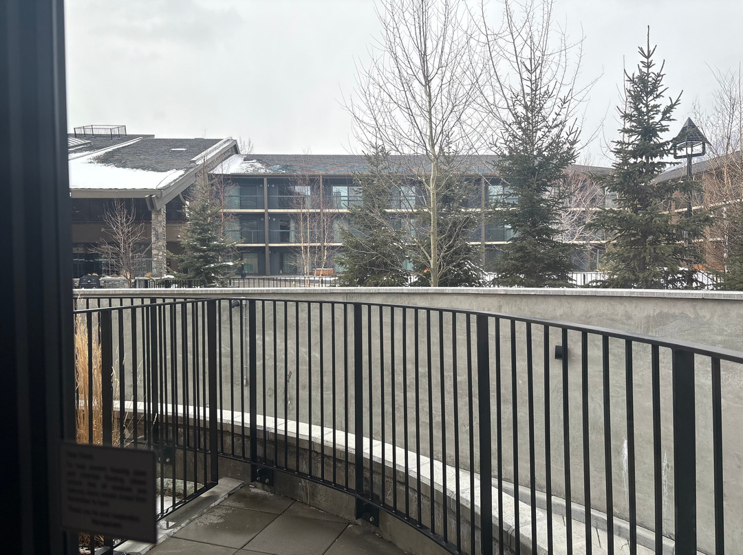 Peaks Hotel and Suites主图